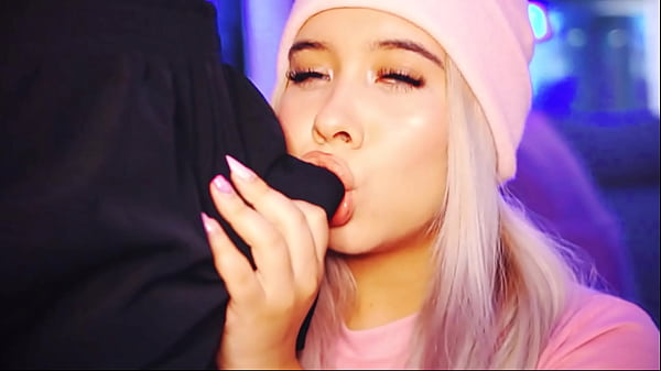 The Lustful Valentina from Medellín Can’t Go a Day Without Feeling a Cock Pulse in Her Mouth, Her Throat Her Plaything!